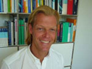  Dr. Tim Debus